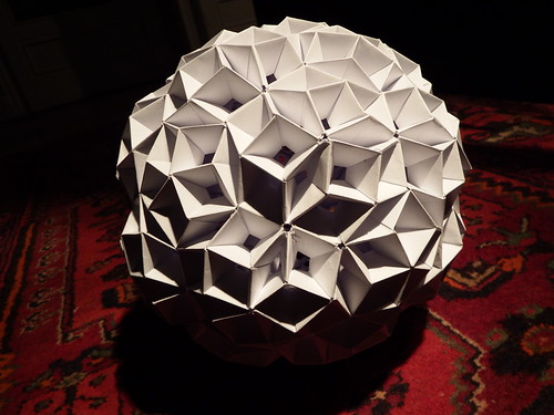 Penrose Tiling Based Modular Origami