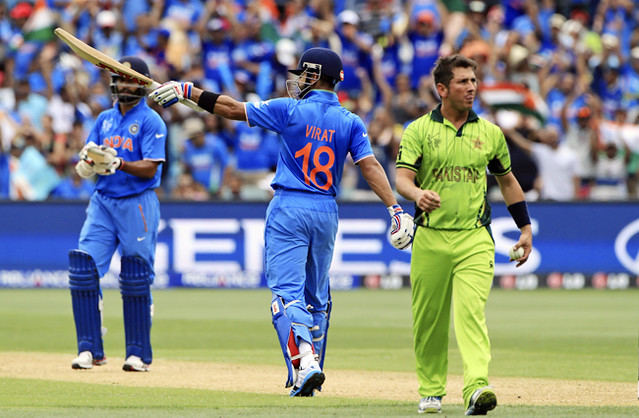 LIVE Ind vs Pak : पाकिस्तान के सामने 301 रन का लक्ष्य, कोहली ने बनाए 107 रन