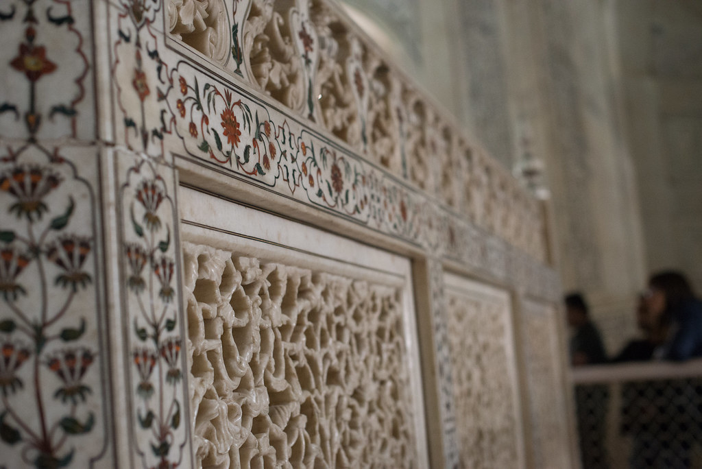 Beautiful decoration inside the Taj Mahal