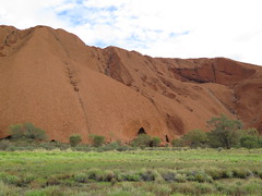 Uluru <a style="margin-left:10px; font-size:0.8em;" href="http://www.flickr.com/photos/83080376@N03/15829592523/" target="_blank">@flickr</a>