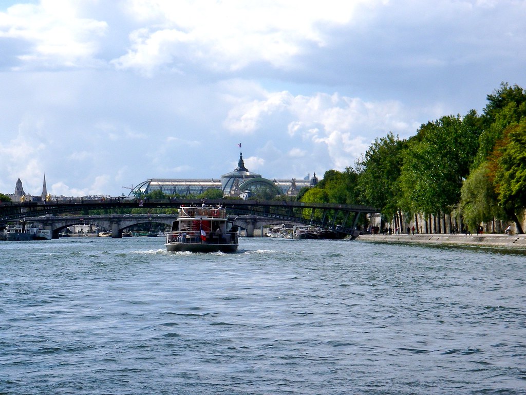 фото: Seine avec le palais de la d'ecouverte