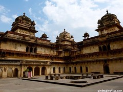 palacios de Orchha • <a style="font-size:0.8em;" href="http://www.flickr.com/photos/92957341@N07/8725149668/" target="_blank">View on Flickr</a>