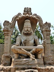 estatua de Lakshmi • <a style="font-size:0.8em;" href="http://www.flickr.com/photos/92957341@N07/8750528978/" target="_blank">View on Flickr</a>