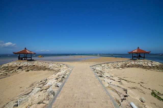 Bali 119 - Sanur - Beach symmertry