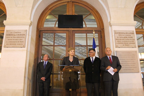 Inauguration d’une plaque commémorative en l’honneur du journal clandestin Défense de la France