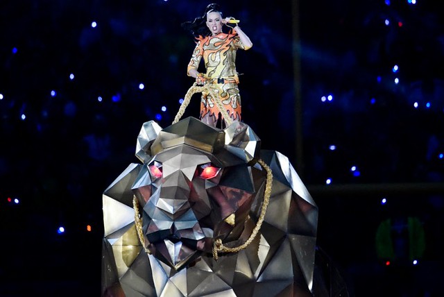 Katy Perry at Super bowl 2015 half time show HD photos