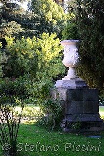 Big vase monument in madrid