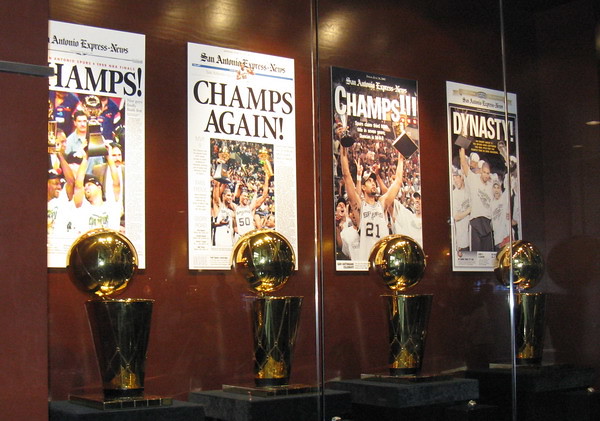 Spurs-trophies20090312
