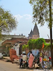 calles de Orchha • <a style="font-size:0.8em;" href="http://www.flickr.com/photos/92957341@N07/8725153088/" target="_blank">View on Flickr</a>