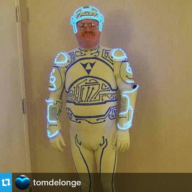 #Repost from @tomdelonge To all the fans, I never quit the band. I actually was on a phone call about a blink 182 event for New York City at the time all these weird press releases started coming in. Apparently those releases were sanctioned from the