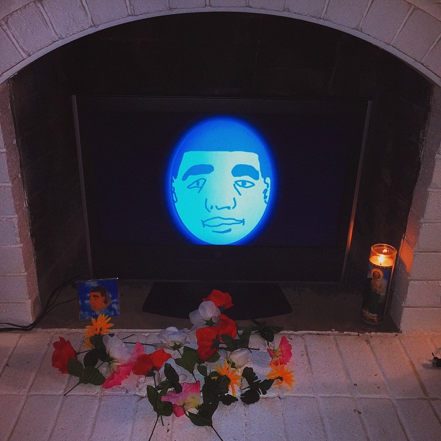 Who else had a Drake Egg hologram at their Super Bowl party? #SBXLIX #dregg #drakeegg #RIP