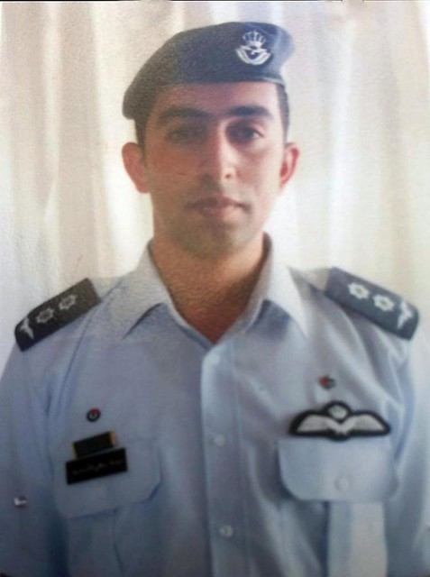 Jordanian pilot Lieutenant Muath al-Kaseasbeh captured by ISIS