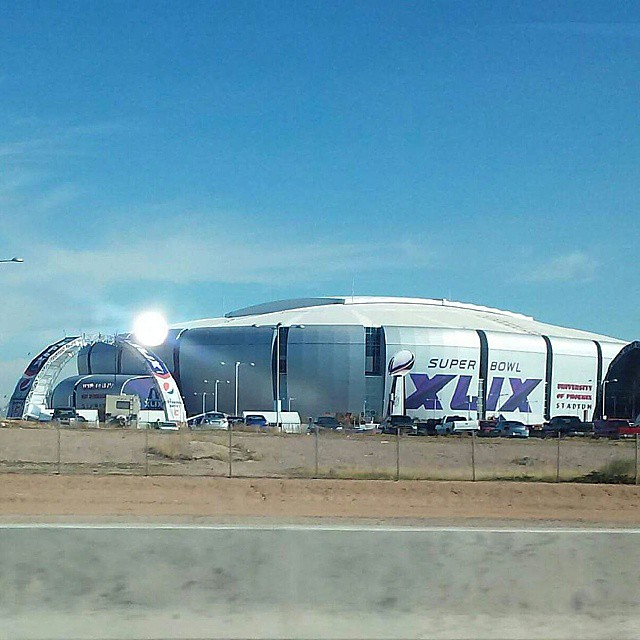 Kelley Biggiotti and My daughter Gianna live pretty close to Glendale, Arizona. So Kelley just sent me this drive by shot of the place to be in just a week.. looks peaceful, for now 😉⏳🏈 #SuperBowl  #NFL #SeattleSeaha