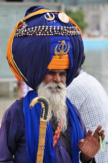 India - Punjab - Amritsar - Golden Temple - Guard - 265