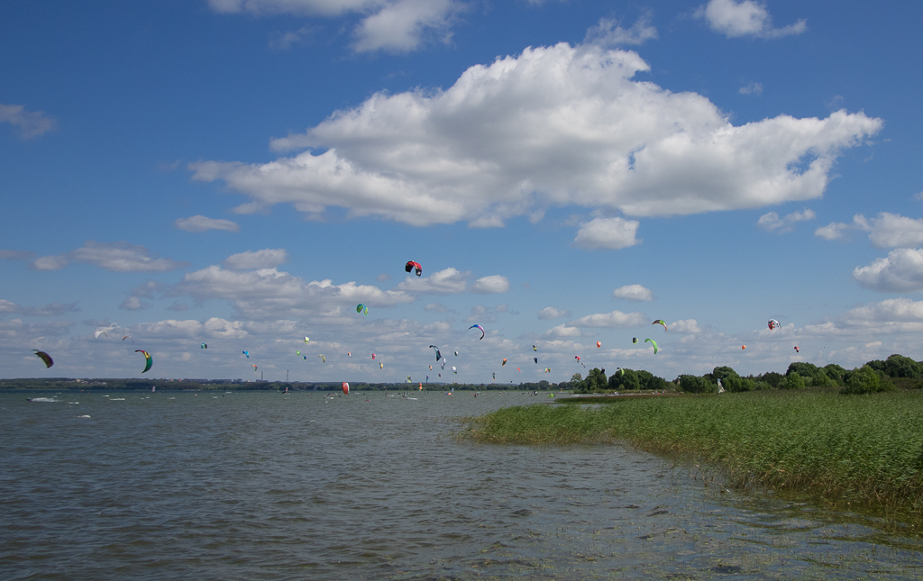 :     / Kiteboarding on Plescheevo lake