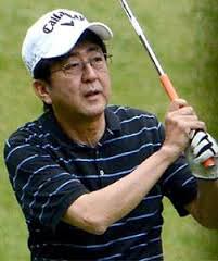 安倍総理、沖縄県知事に会うよりゴルフです...