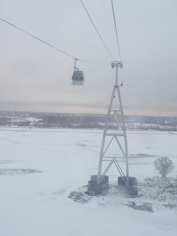 :     / The passenger cableway over the Volga River