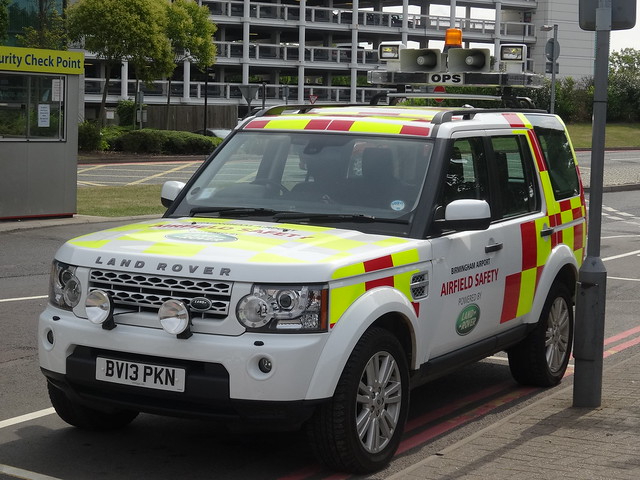 england car airport birmingham britain safety landrover discovery airfield 2014 bhx
