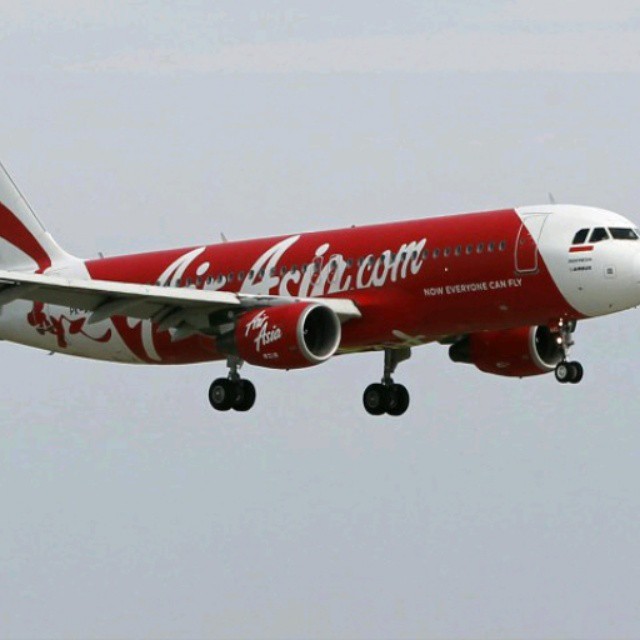 MALAYSIAN AIRLINES AIRASIA FLIGHT #QZ8501 HAS BEEN MISSING FOR 10 HOURS.     THIS PASSENGER JET WITH 162 PEOPLE ABOARD WAS TRAVELLING FROM IINDONESIA TO SINGAPORE.