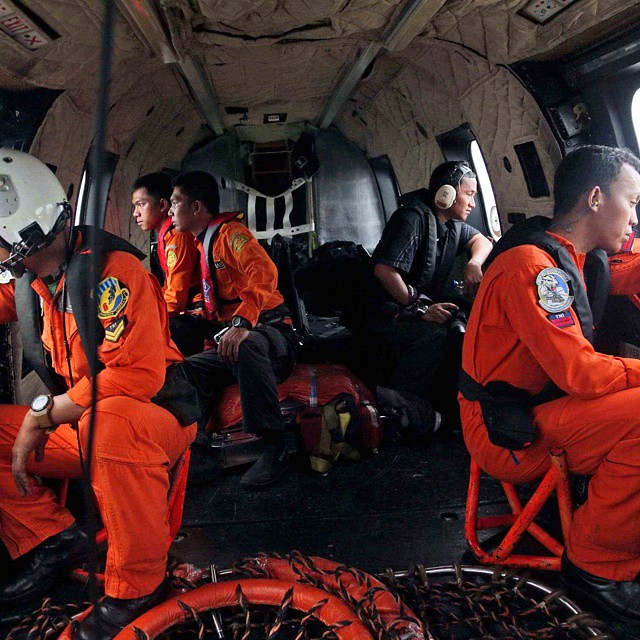 SECOND BLACK BOX LIFTED OFF FROM PLUNGED AIRASIA PLANE #QZ8501 AT JAVA SEABED