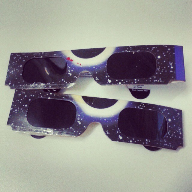 #BuzzTip:.    At todays solar eclipse dont look directly into the sun! Use special glasses - like above 🌕🌖🌗🌘🌑🌒🌓🌔:f