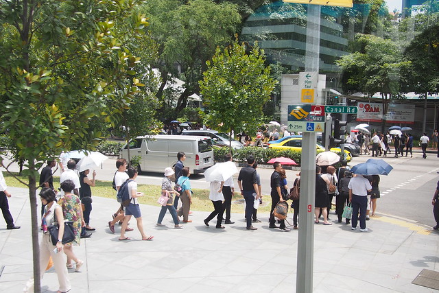 long snaking queues to pay last respects to Lee Kuan Yew lying in state at Parliament House