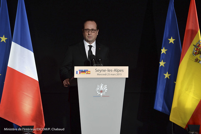 Déplacement de François Hollande et Angela Merkel à  Seyne-les-Alpes à la rencontre des personnels mobilisés à la suite du crash du vol 4U9525 de GermanWings
