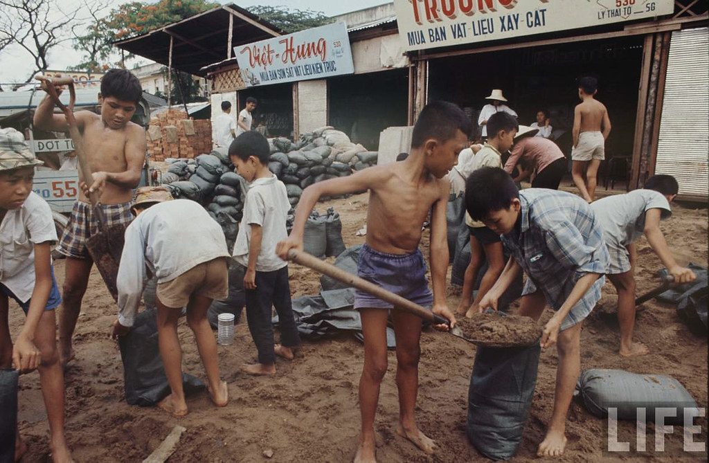 1968 Saigon Story... by Larry Burrows