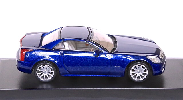 2004 scale car models cadillac xlr roadster 143 norev