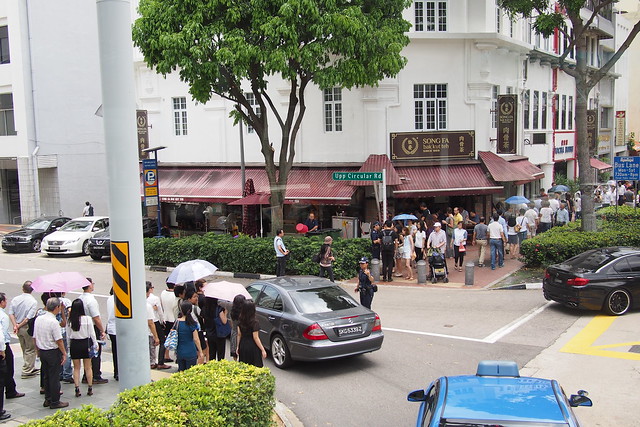 long snaking queues to pay last respects to Lee Kuan Yew lying in state at Parliament House
