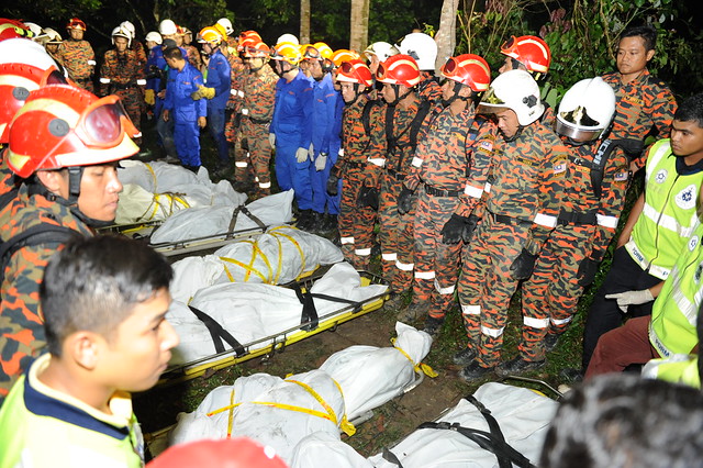 Helicopter crash at Semenyih / All 6 bodies found at helicopter crash site
