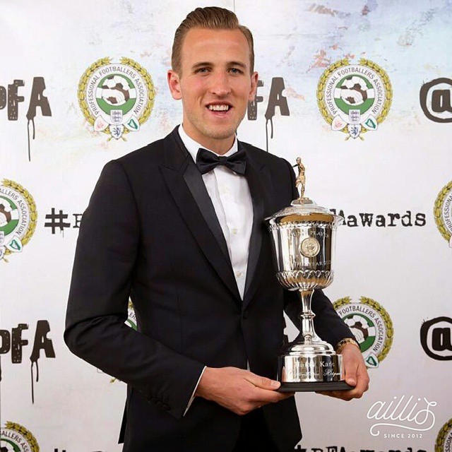 #aillis  Harry Kane wins PFA Young Player of the Year.﻿