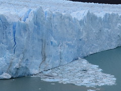 Glacier Perito Moreno <a style="margin-left:10px; font-size:0.8em;" href="http://www.flickr.com/photos/83080376@N03/17334072325/" target="_blank">@flickr</a>