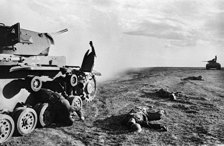 фото: Танковые бои под Сталинградом.