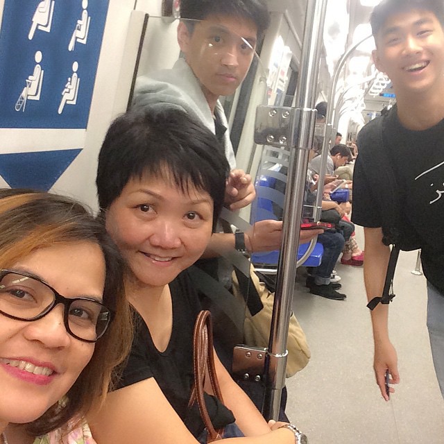 11 pm with our #ROHEItrainer and the #ROHEIinterns #train #smrt #fridaynight