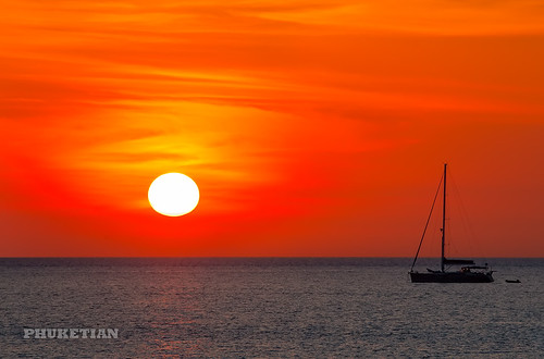 Sunset with yacht and catamaran. Nai Harn beach, Phuket island, Thailand ©  Phuket@photographer.net