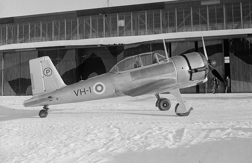 Valmet Vihurin prototyyppi VH-1 Tampereella 6.2.1951. Luutnantti Esko Halme suoritti koneen ensilennon.   6 February 1951 ©  Robert Sullivan