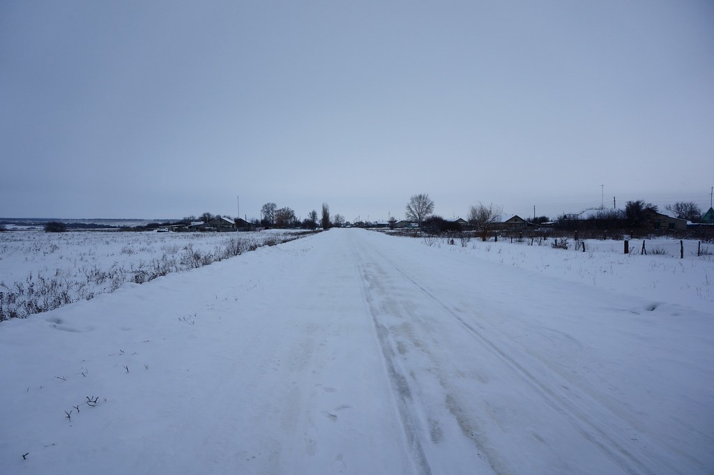 фото: Село теряется в зимних просторах