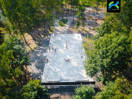 Concrete skatepark in Ivanteevka, Moscow area |  ©  FK-ramps
