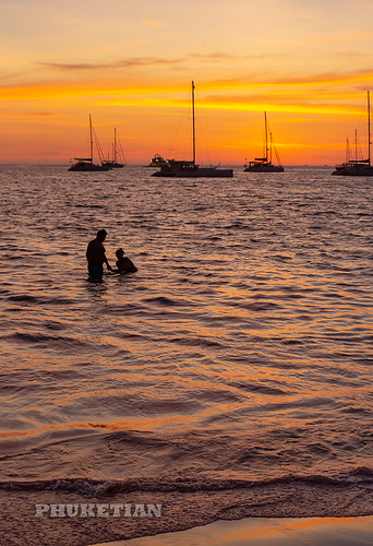 Sunset with yachts & catamarans on Nai Harn beach, Phuket, Thaialnd                XOKA0400bs ©  Phuket@photographer.net