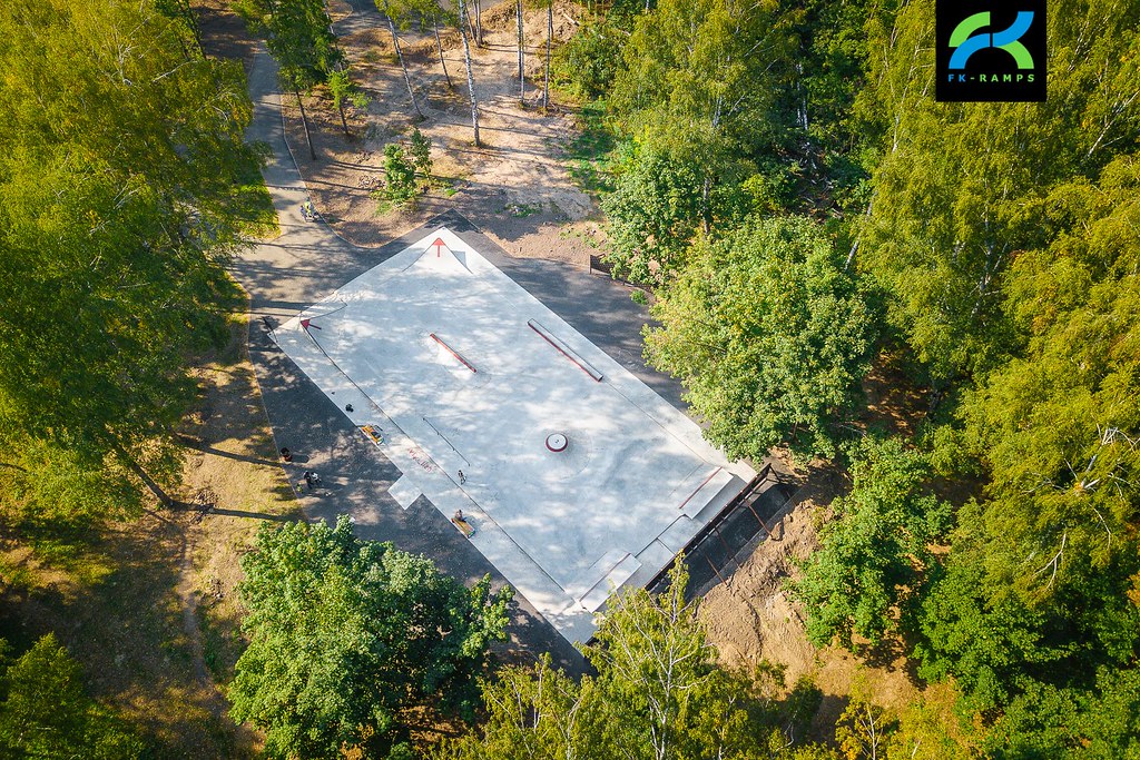 : Concrete skatepark in Ivanteevka, Moscow area |     ,  