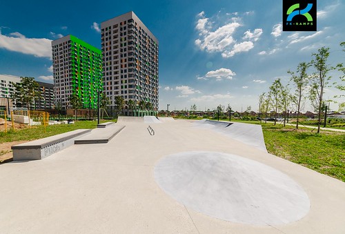 Concrete skatepark in PIK apartment complex |  ©  FK-ramps