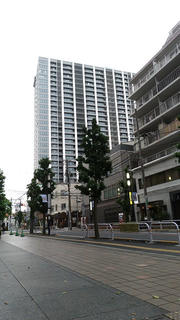 光学通りは、大井町駅とシティタワー大井町...