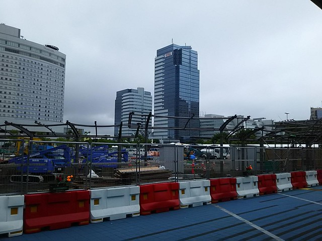 国際展示場駅で建設中の新ロータリーに屋根...