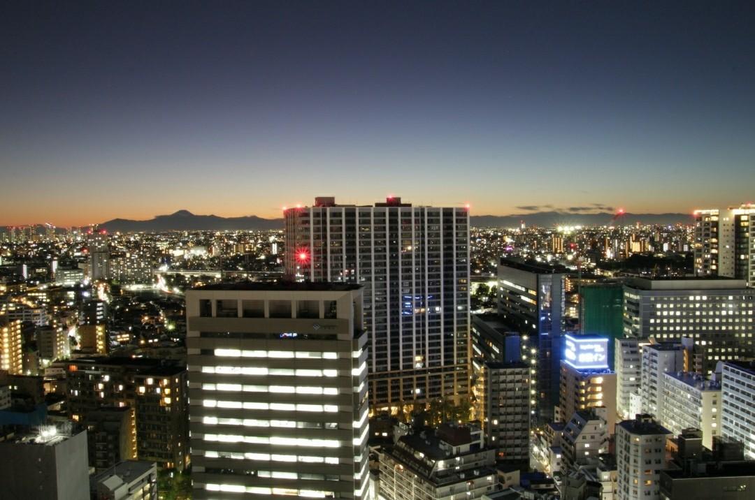 夕焼けと富士山とシティタワー大井町
