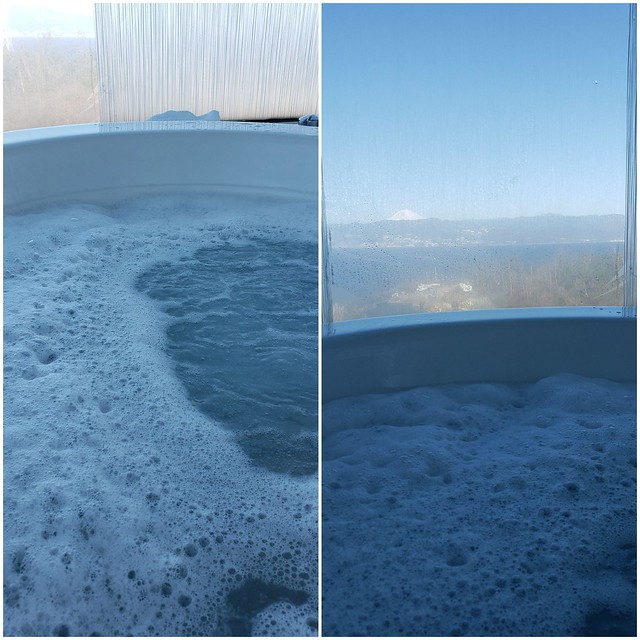 今、部屋風呂から出ました。富士山を眺めな...