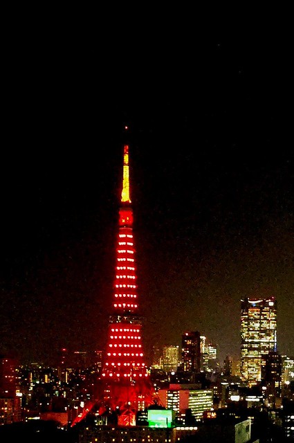 真っ赤な東京タワーは、18時40分から朝...