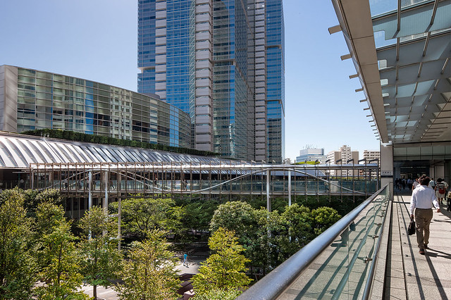 品川駅港南口の都市デザインは、一見、統一...