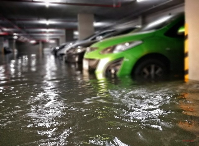 マンションの地下駐車場は水没します(低地...