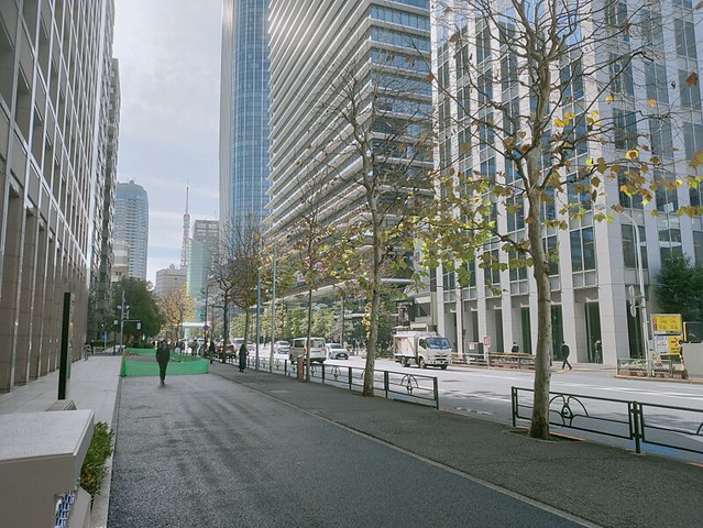 虎ノ門ヒルズビジネスタワー前辺りの歩道幅